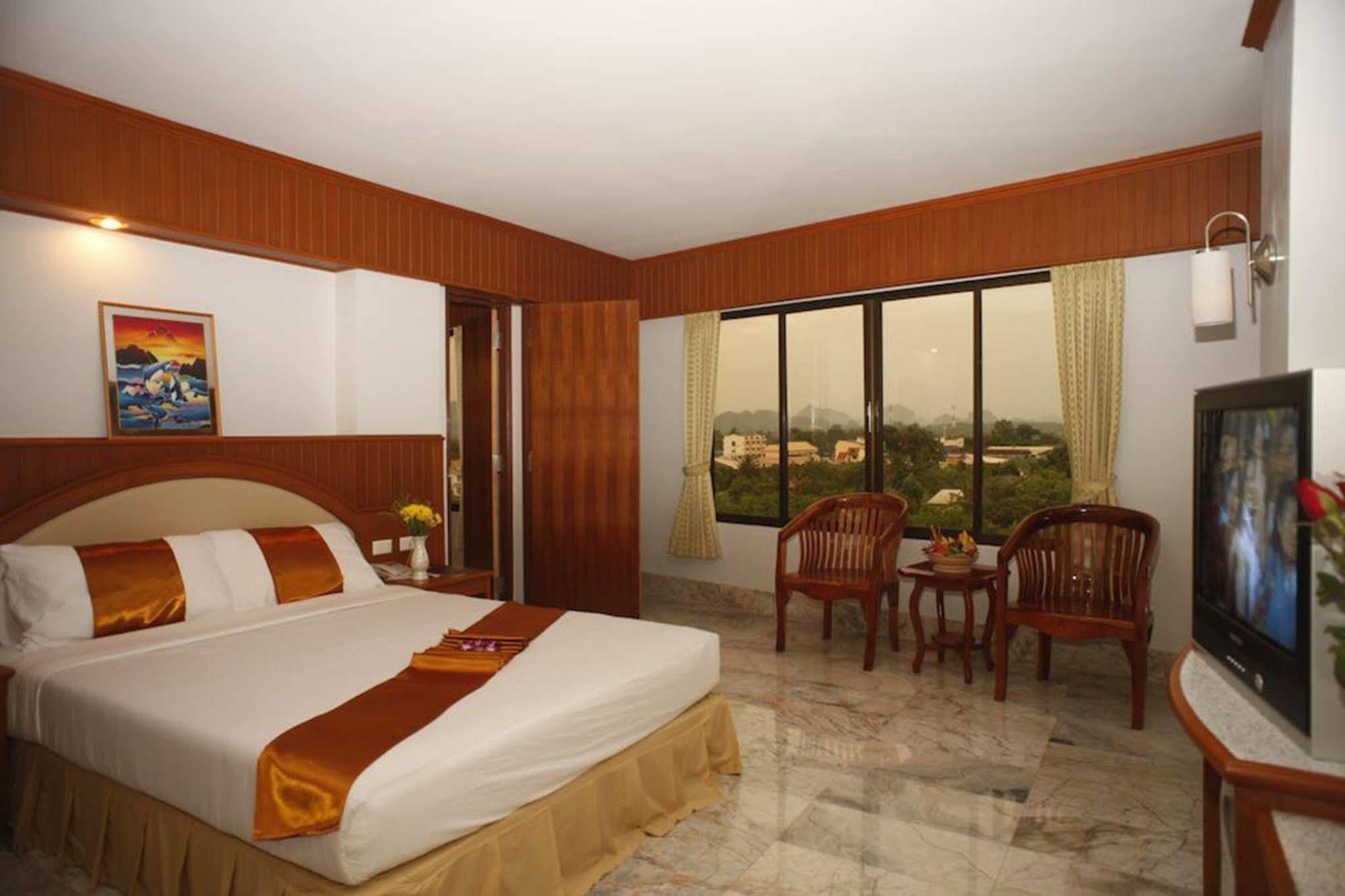 Boon Siam Hotel Krabi Bagian luar foto