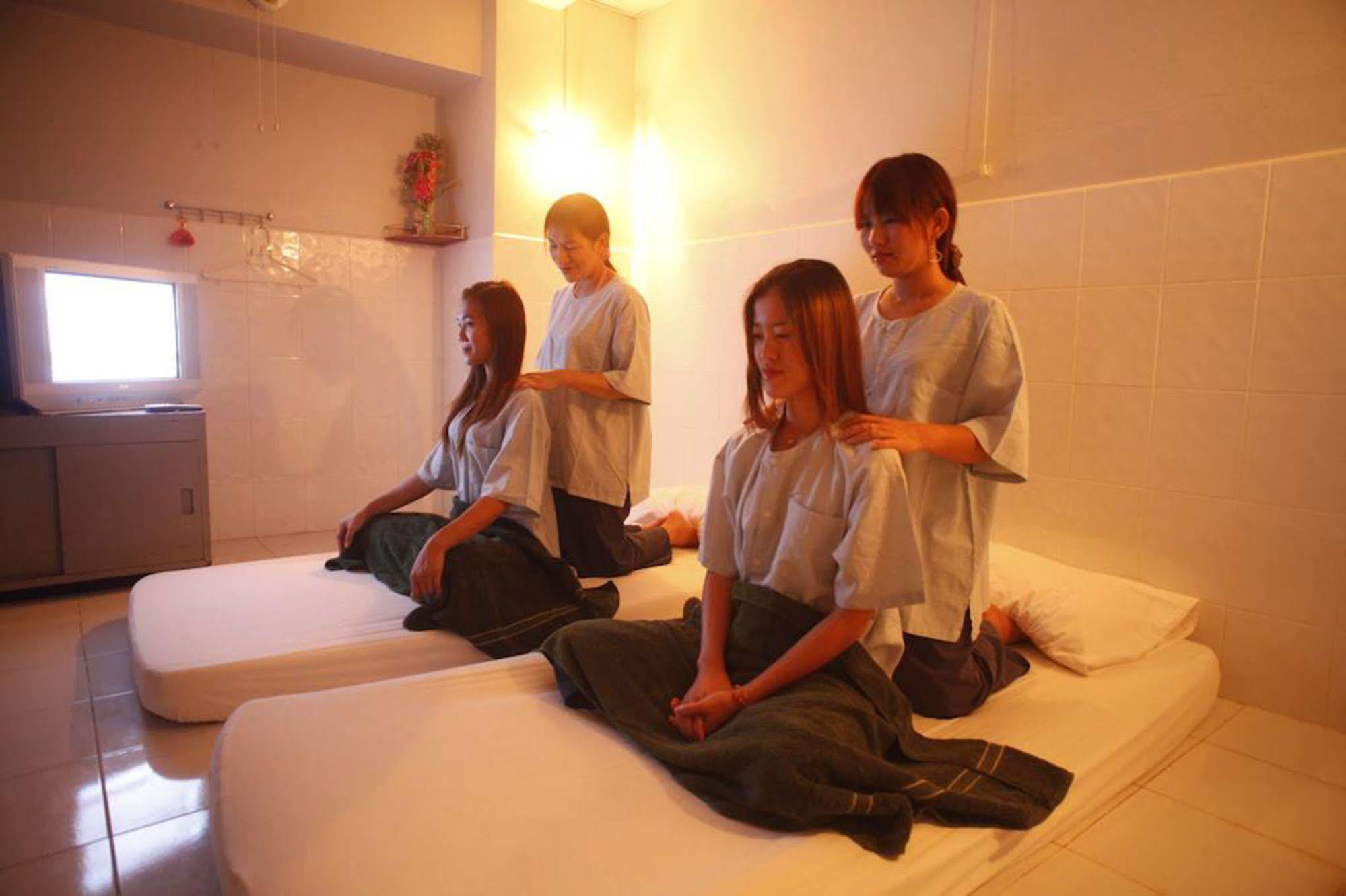 Boon Siam Hotel Krabi Bagian luar foto