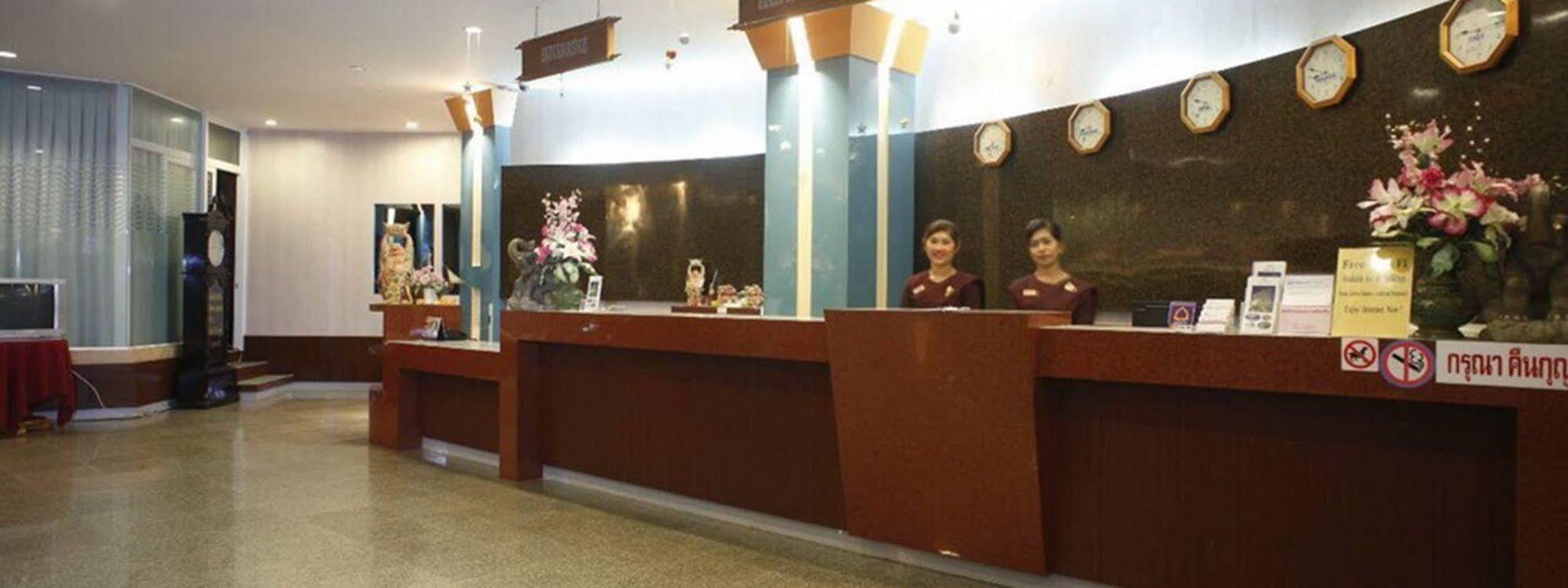 Boon Siam Hotel Krabi Bagian luar foto